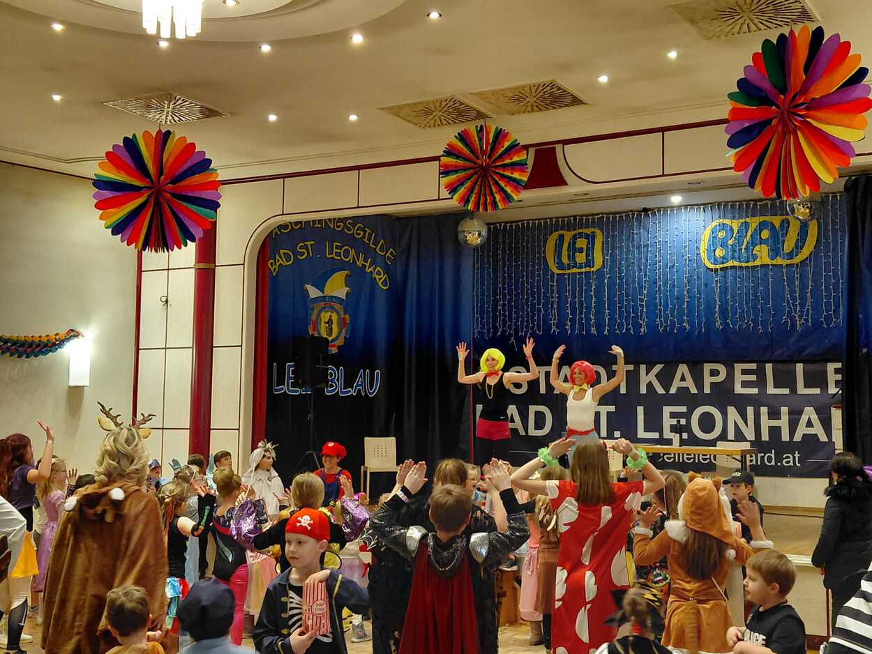 Animation beim Kinderfasching Bad St. Leonhard